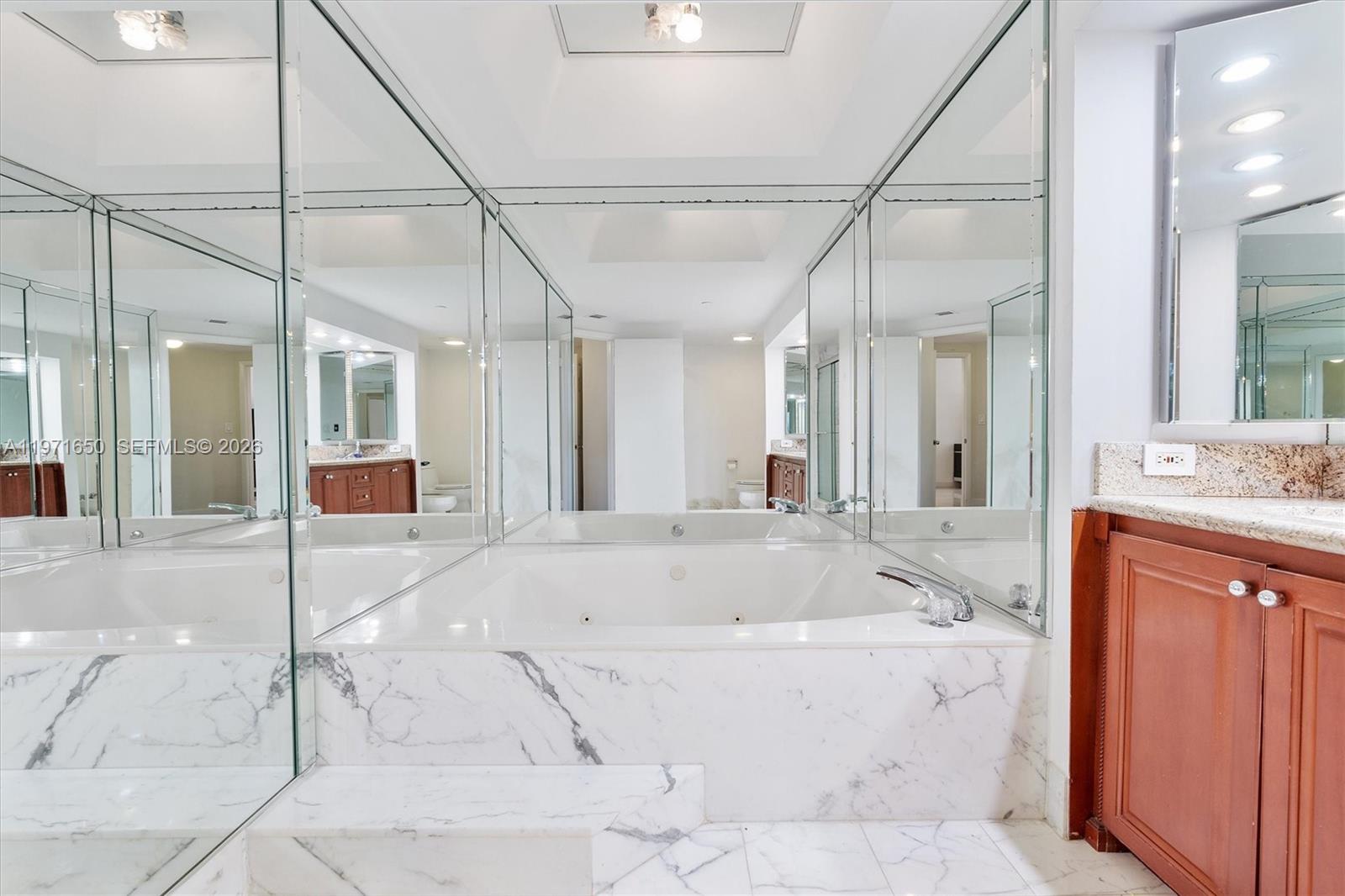 20191 E Country Club Drive 510 Property Photo 16