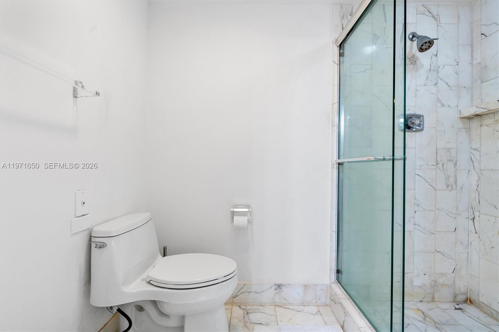 20191 E Country Club Drive 510 Property Photo 17