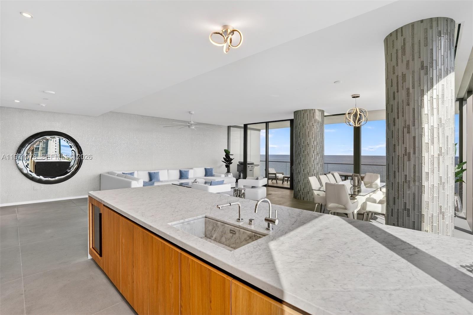 2000 S Ocean Drive 14b Property Photo 24