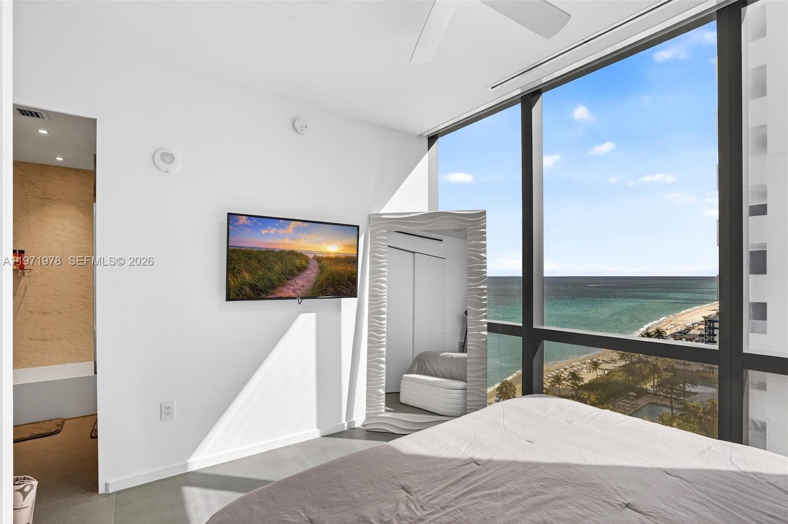 2000 S Ocean Drive 14b Property Photo 44