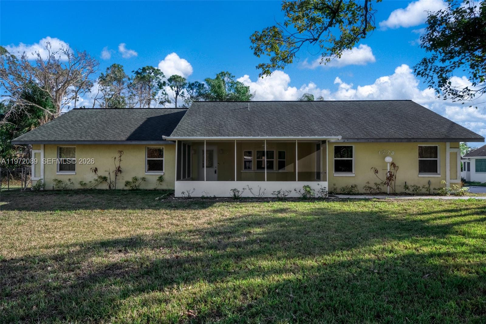 1273 Woodbury Avenue Property Photo 1