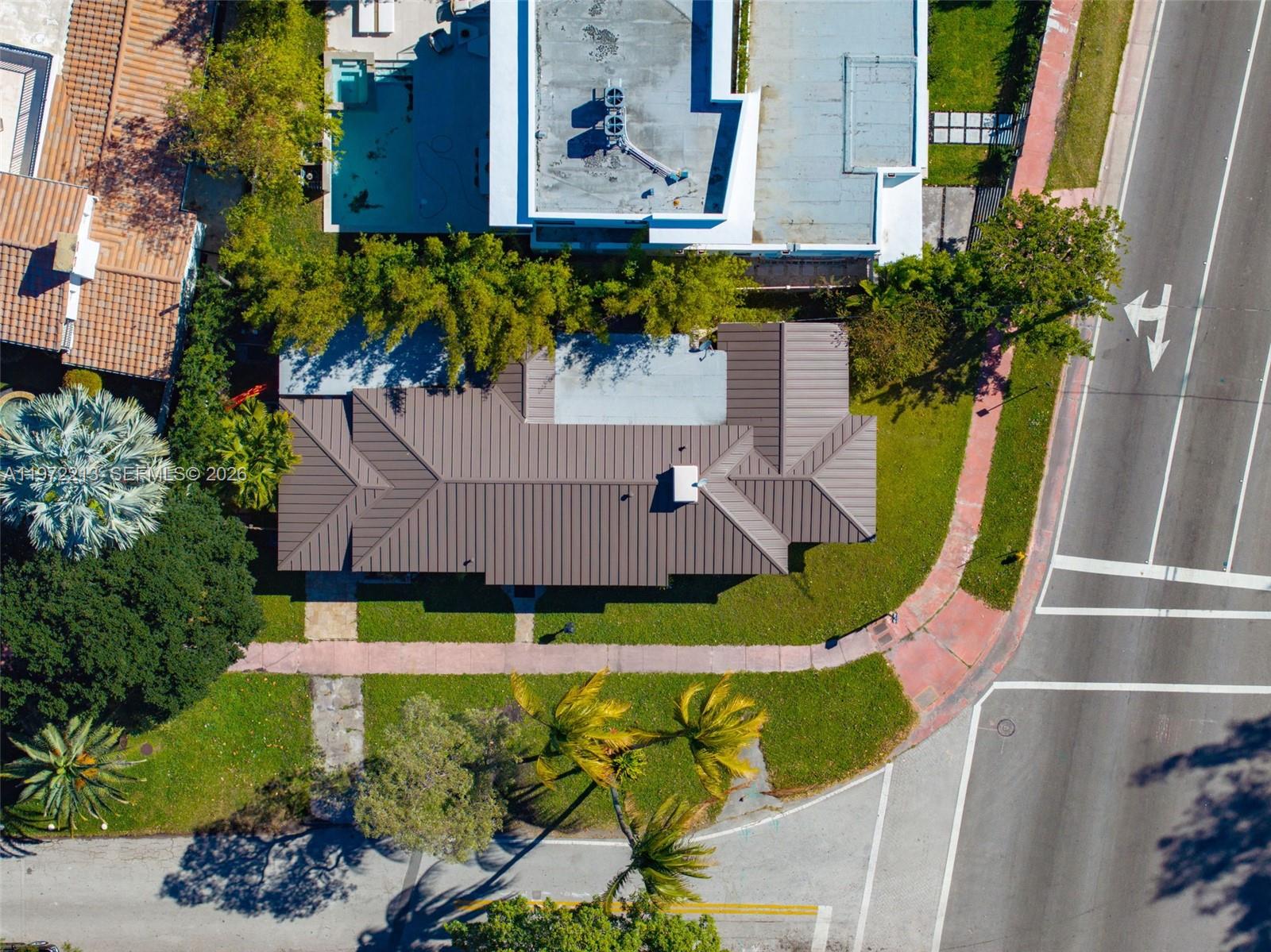 6311 La Gorce Drive Property Photo 8