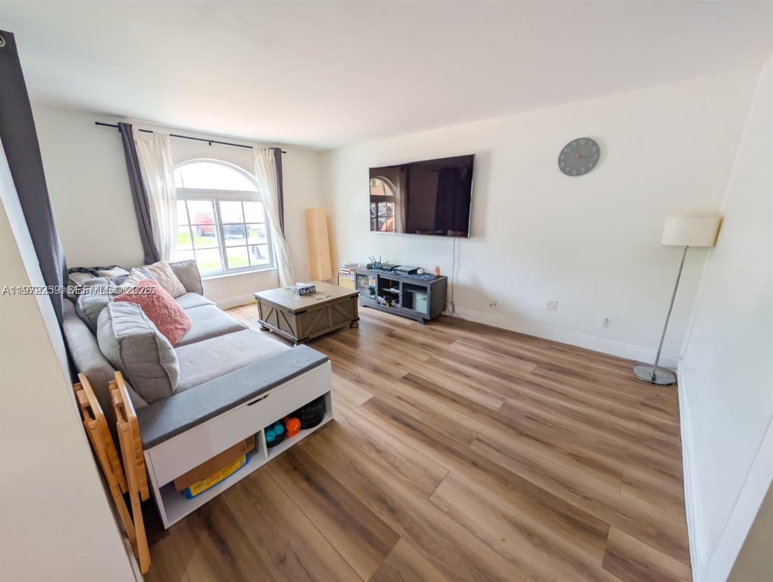 A11972259 Property Photo 3