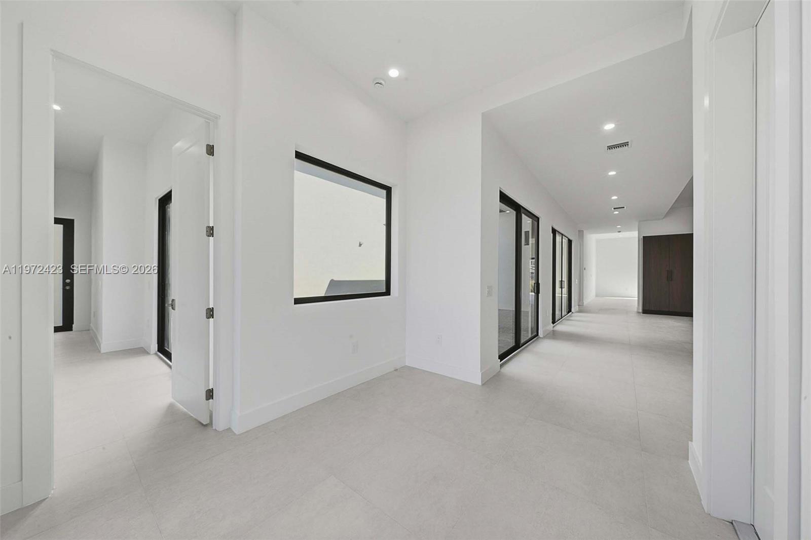 5718 Ashwood Circle W Property Photo 15