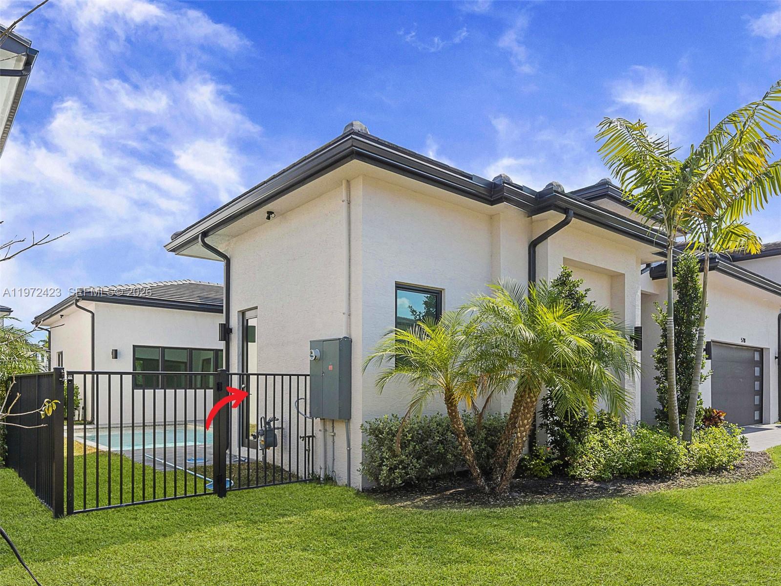 5718 Ashwood Circle W Property Photo 19