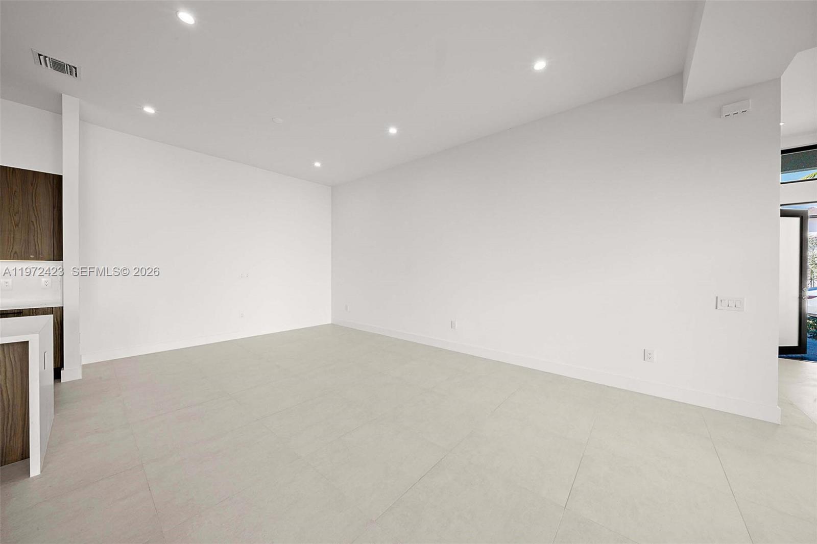 5718 Ashwood Circle W Property Photo 28