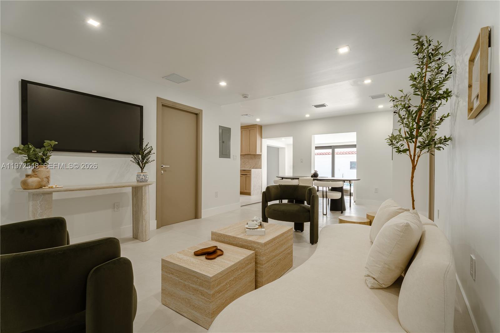 1221 Biarritz Drive Property Photo 12