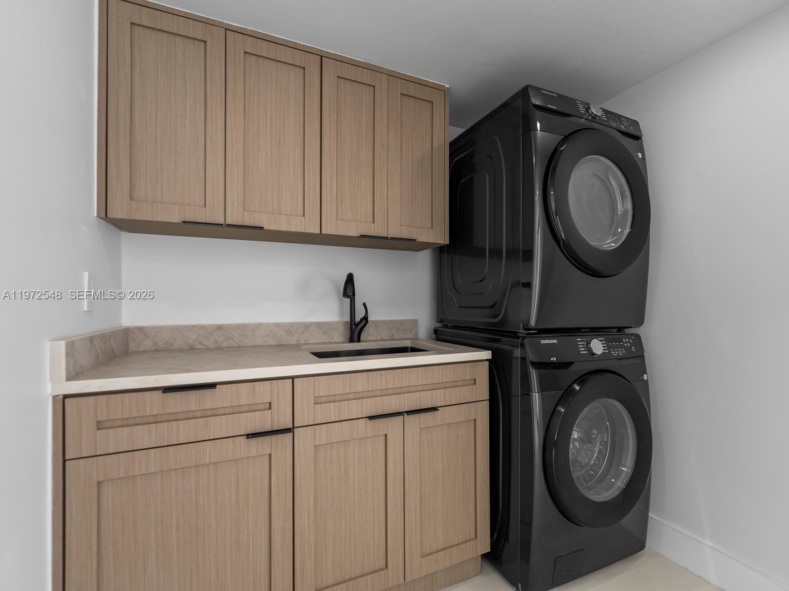1221 Biarritz Drive Property Photo 27