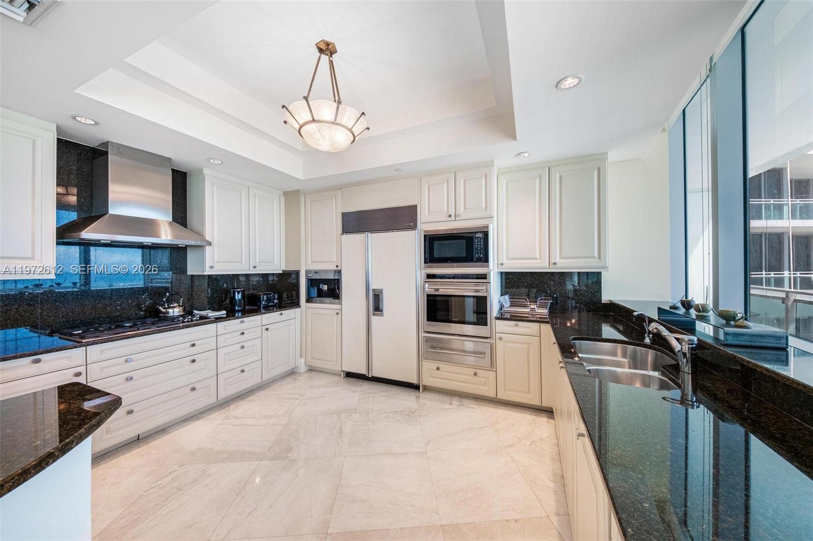 10295 Collins Avenue 1502 Property Photo 4