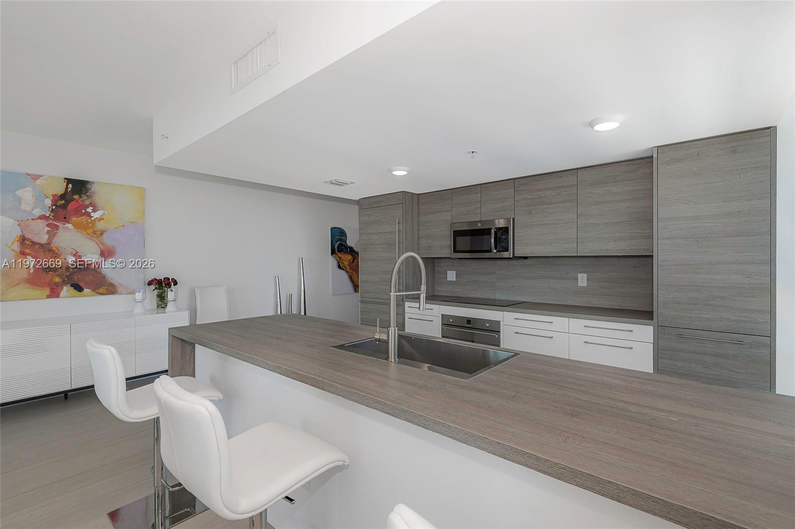 400 Sunny Isles Boulevard 1222 Se Corner Unit Property Photo 12