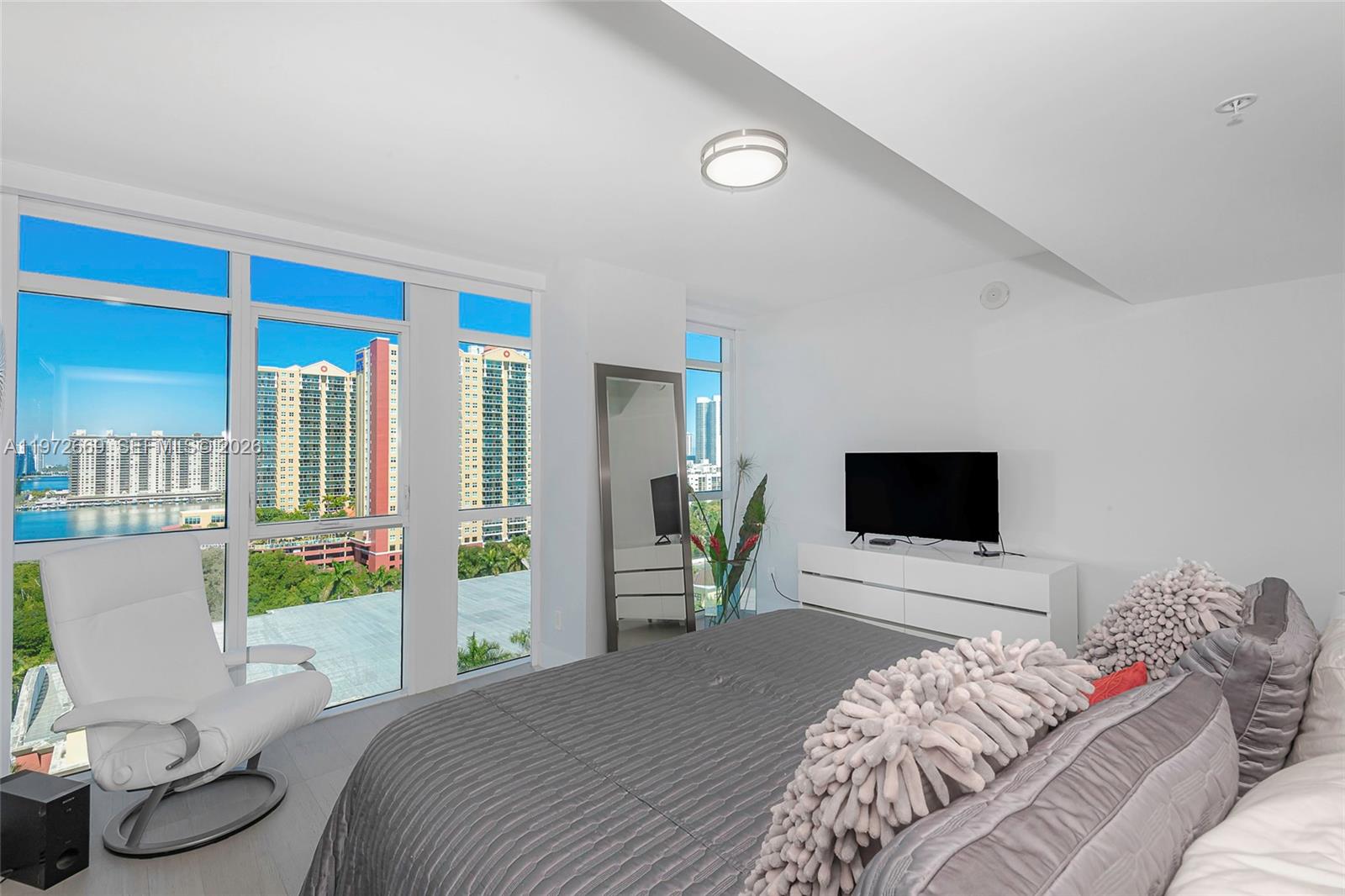 400 Sunny Isles Boulevard 1222 Se Corner Unit Property Photo 23