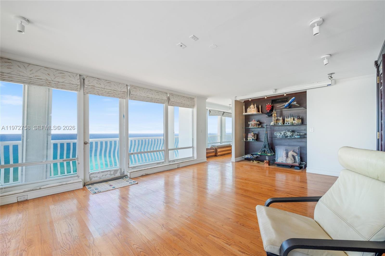 2200 S Ocean Lane 3009-10 Property Photo 14