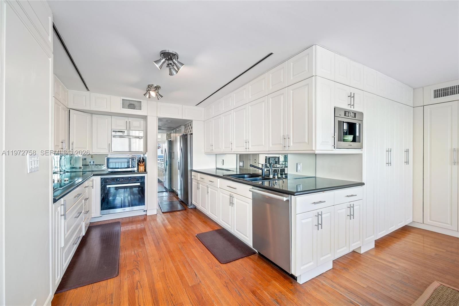 2200 S Ocean Lane 3009-10 Property Photo 16