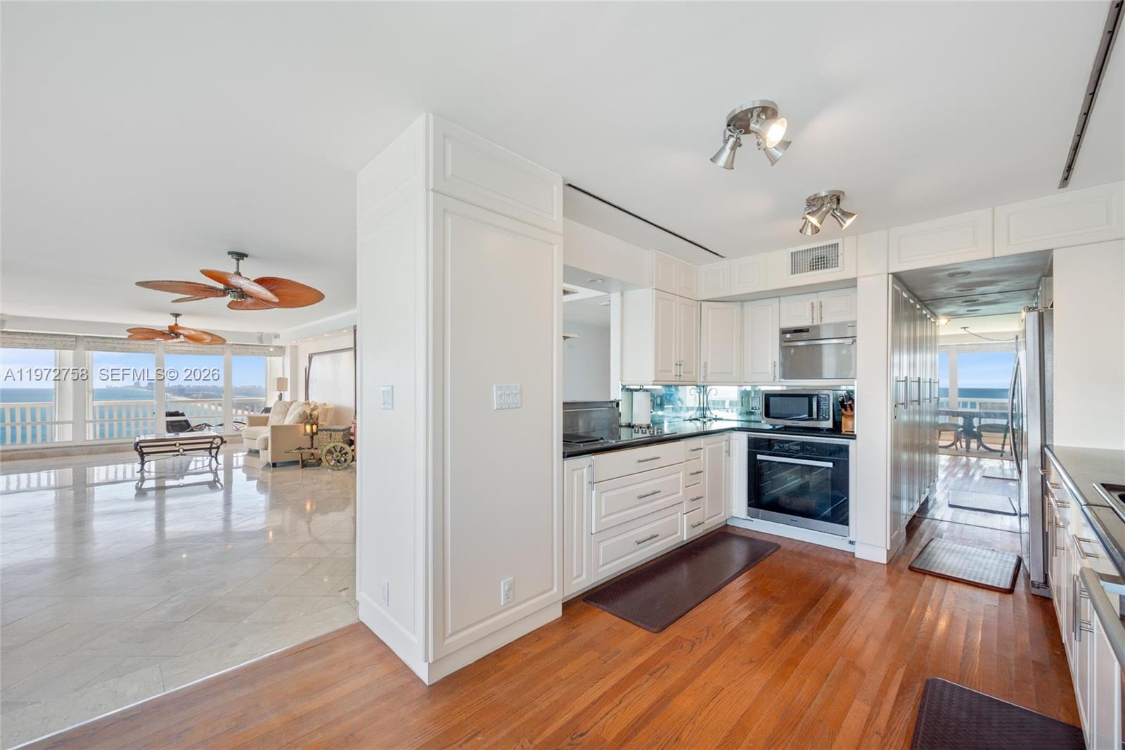 2200 S Ocean Lane 3009-10 Property Photo 18