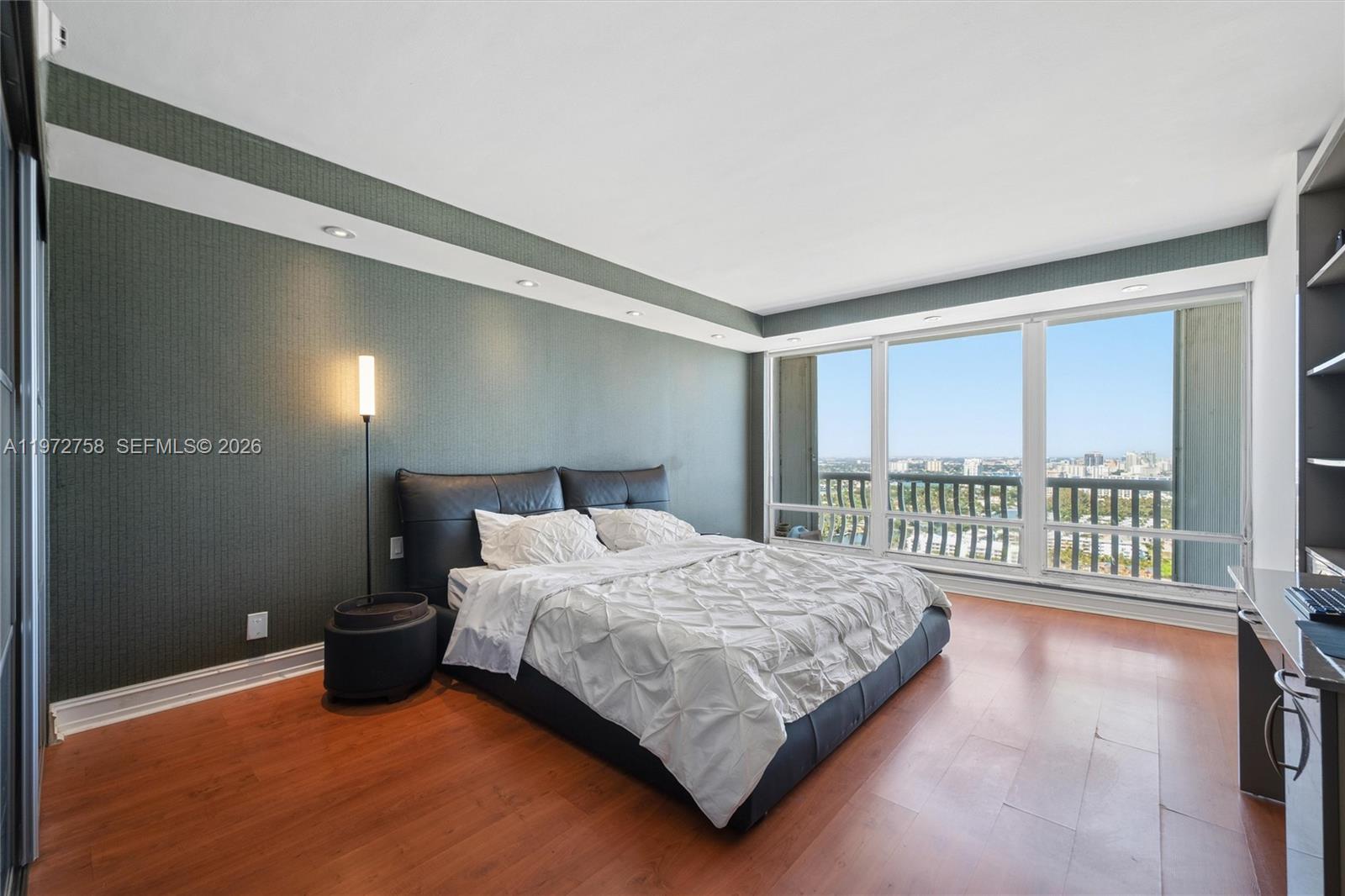 2200 S Ocean Lane 3009-10 Property Photo 20