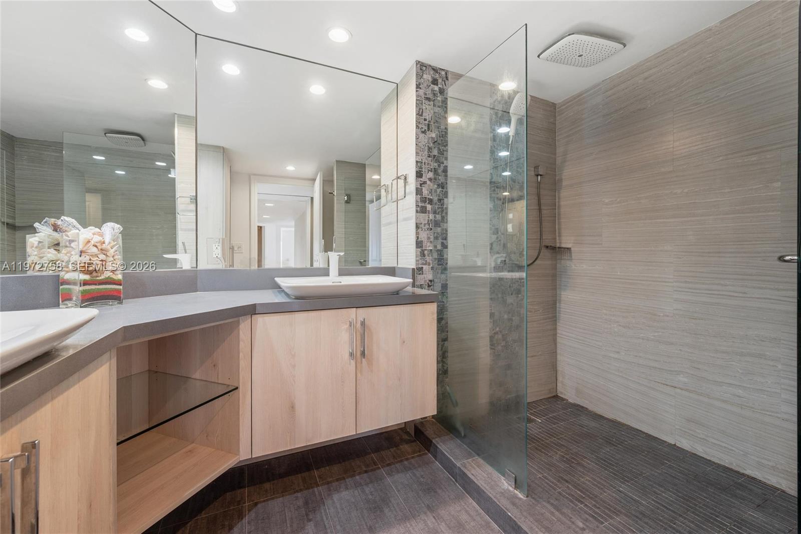 2200 S Ocean Lane 3009-10 Property Photo 23