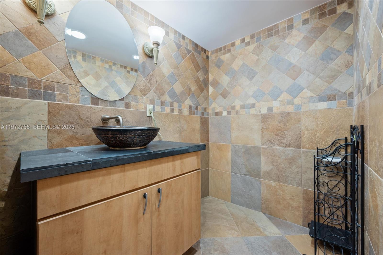 2200 S Ocean Lane 3009-10 Property Photo 25