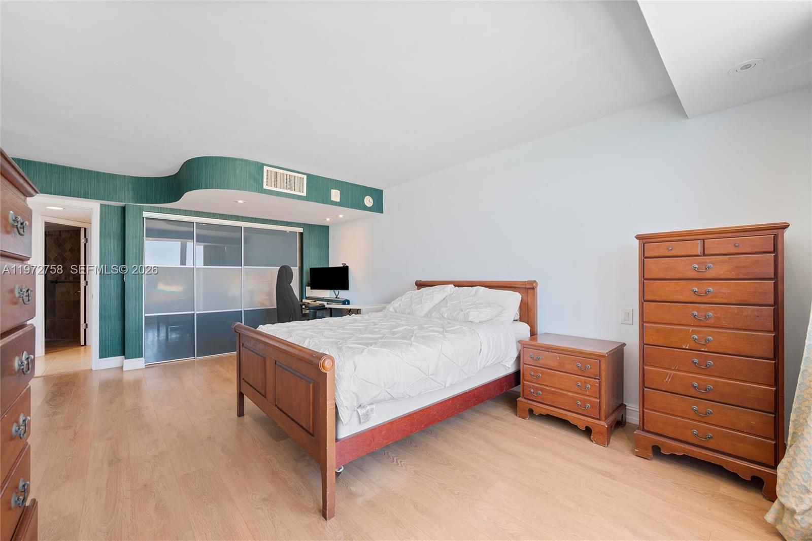 2200 S Ocean Lane 3009-10 Property Photo 28