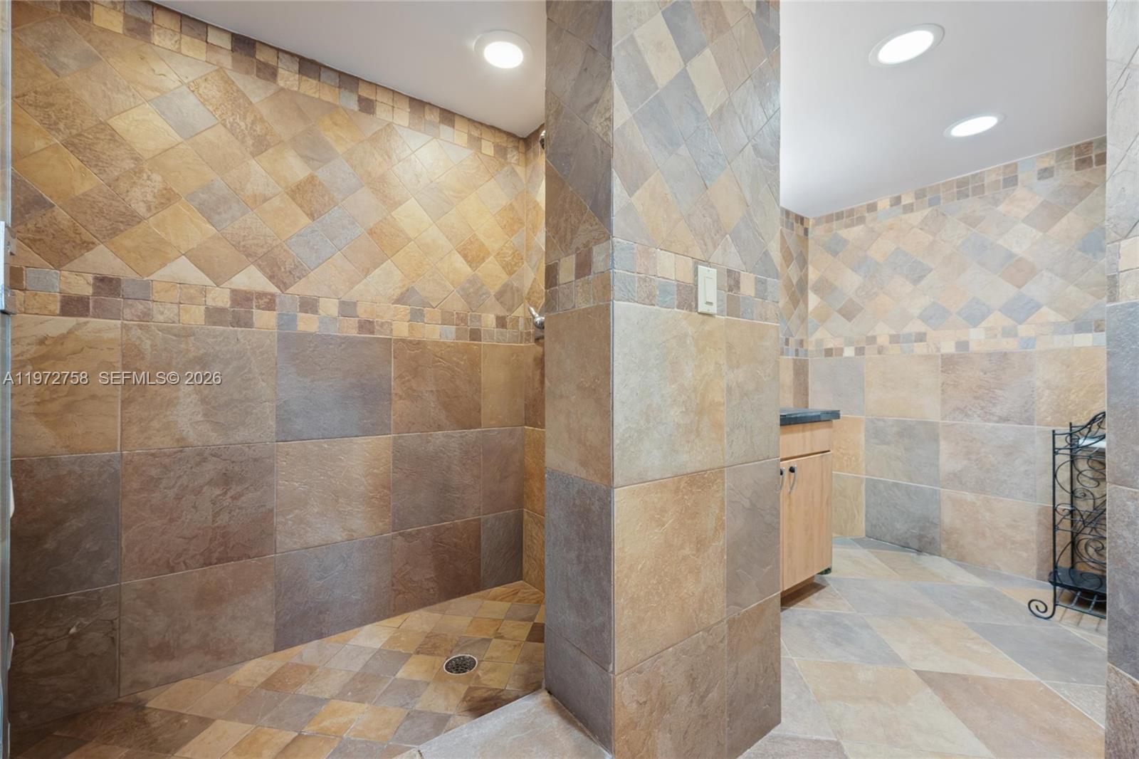 2200 S Ocean Lane 3009-10 Property Photo 31