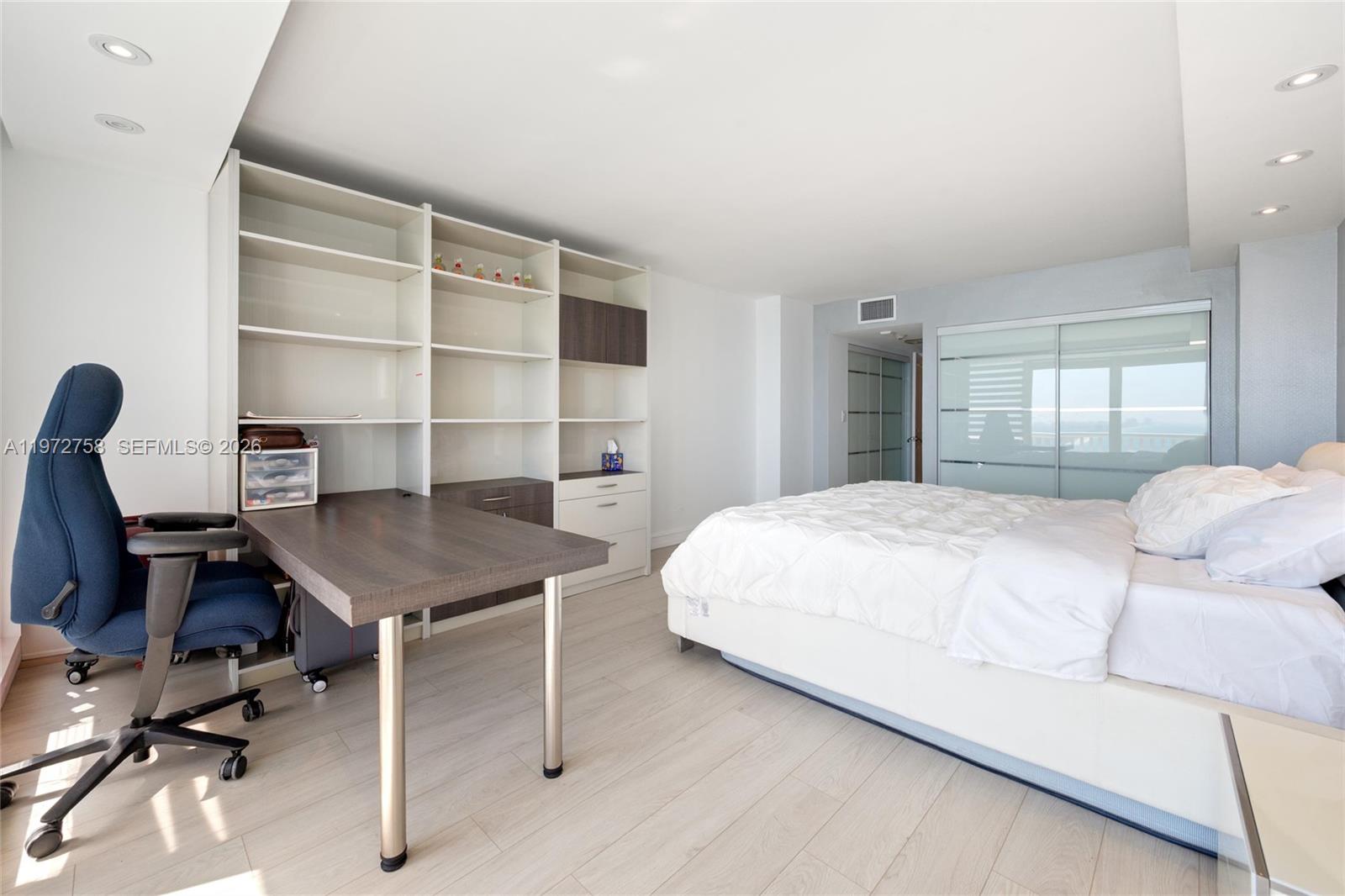2200 S Ocean Lane 3009-10 Property Photo 34
