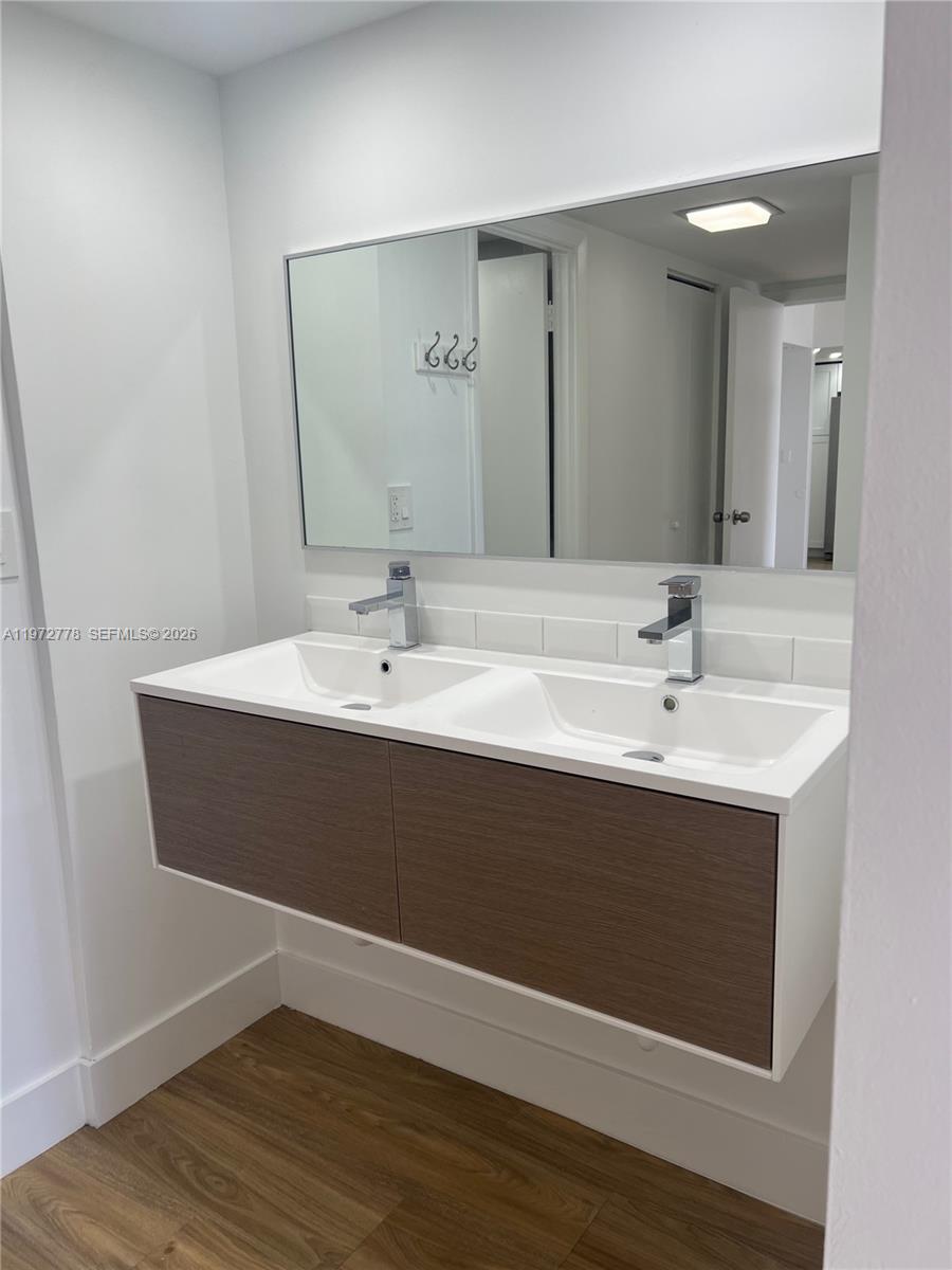 A11972778 Property Photo 9
