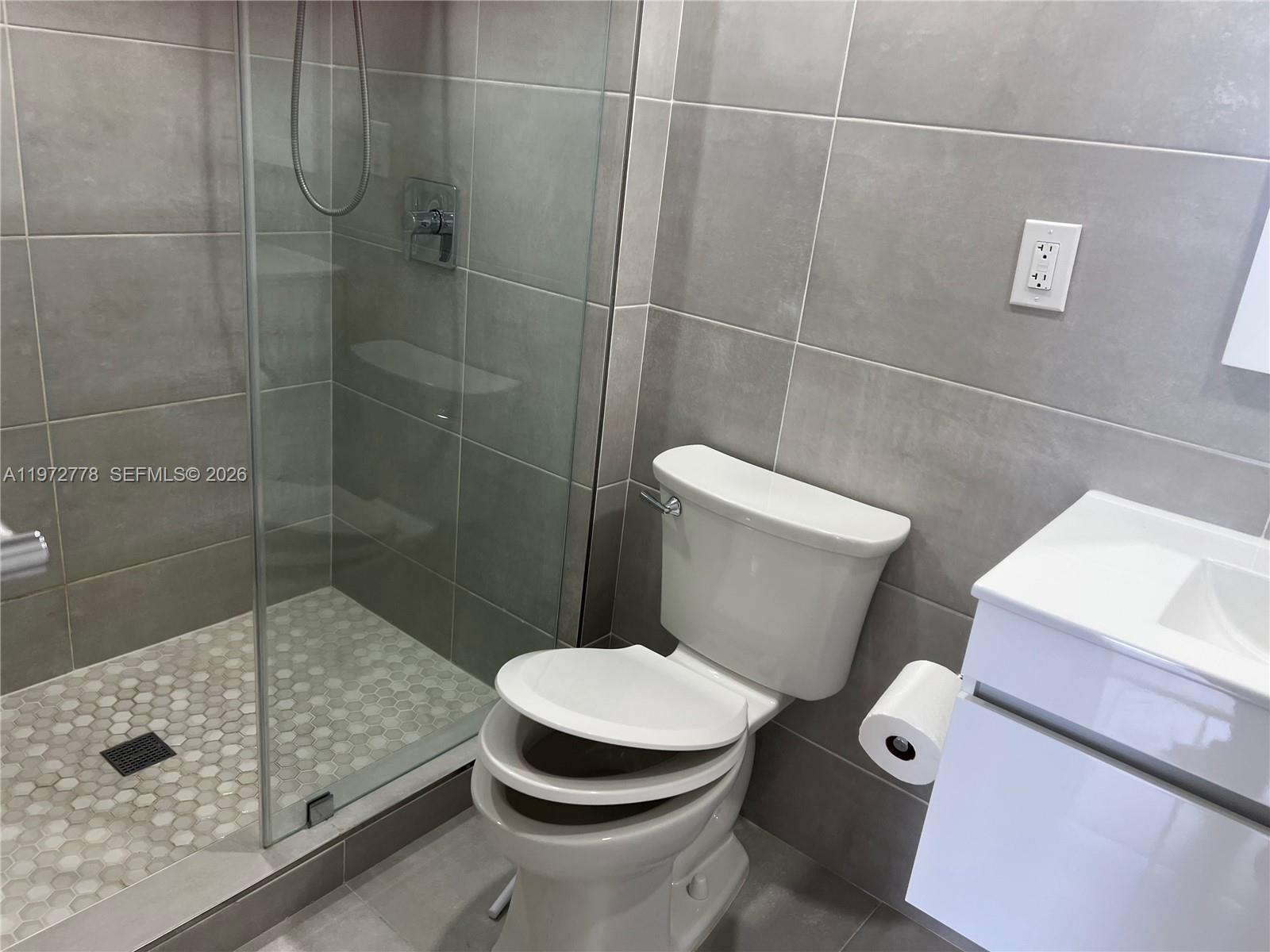A11972778 Property Photo 15