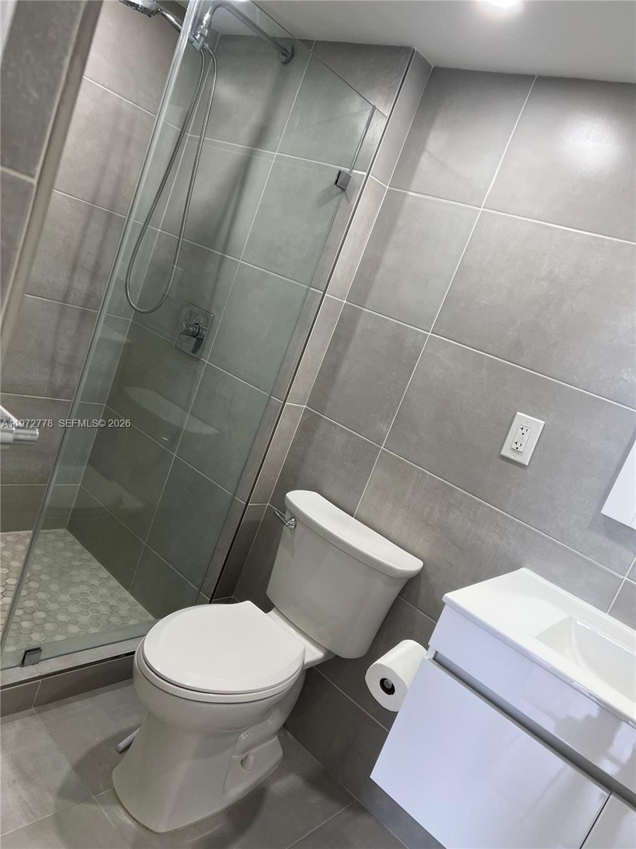 A11972778 Property Photo 17
