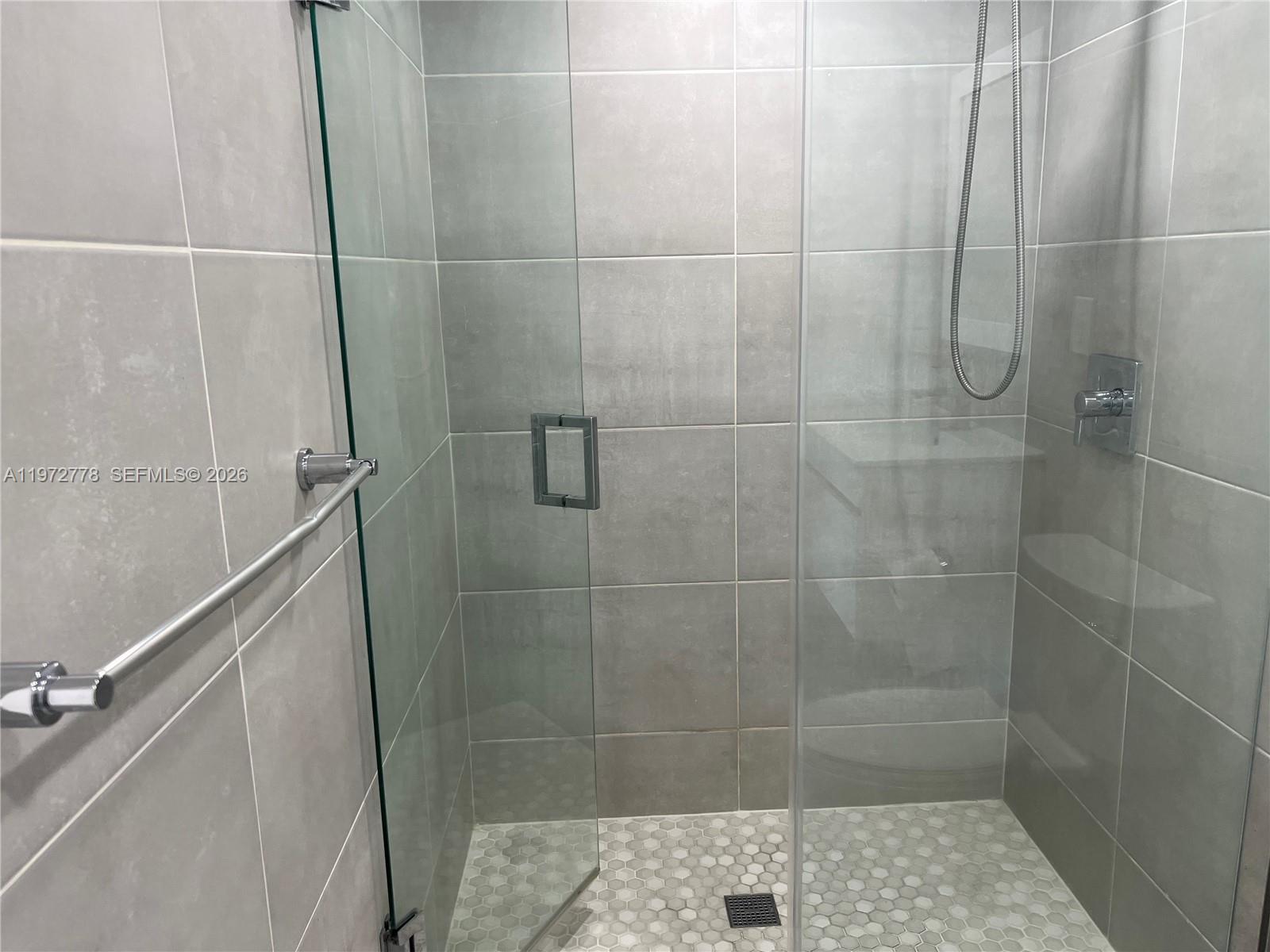 A11972778 Property Photo 19