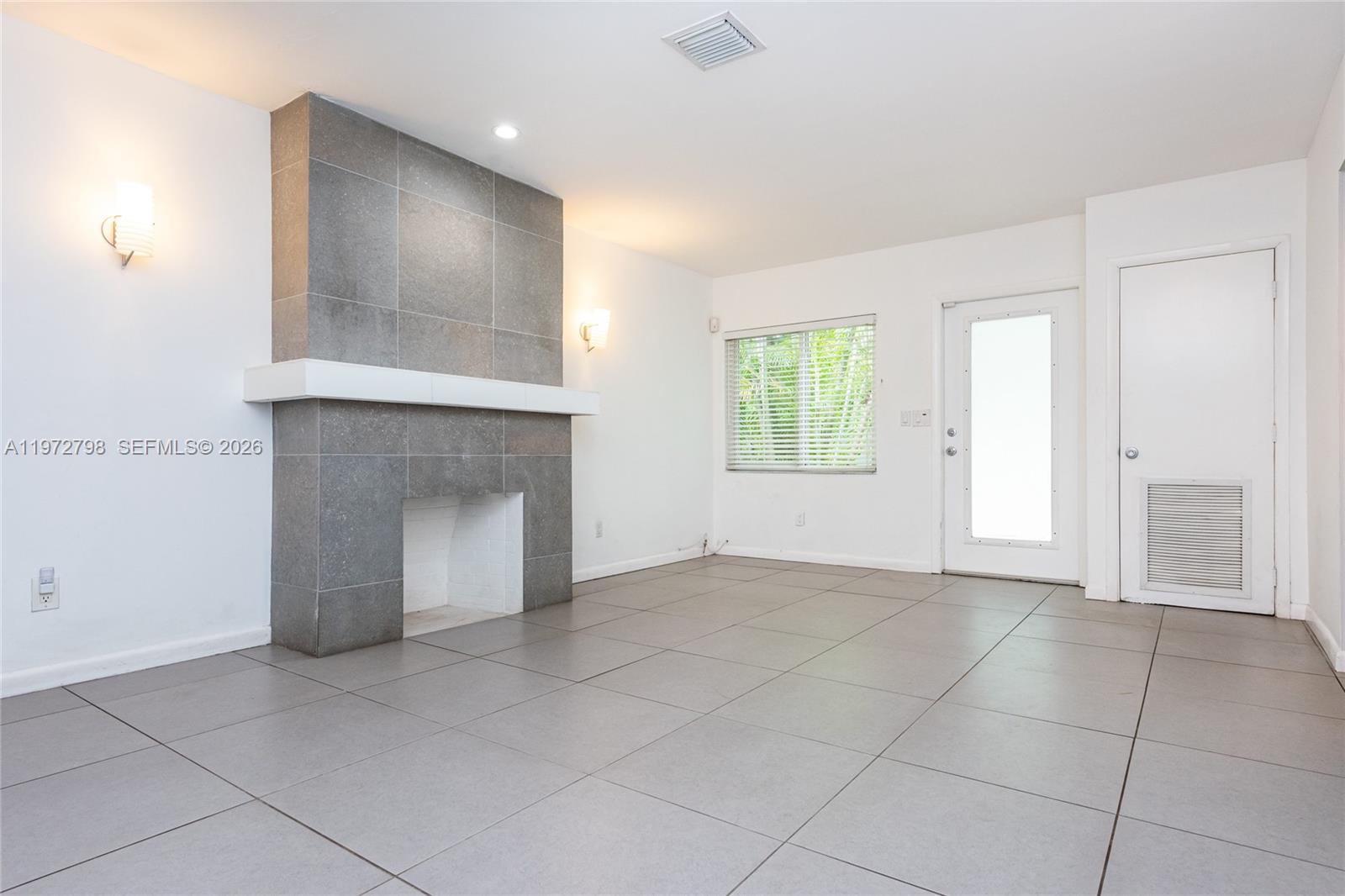 330 Ne 86 Street Property Photo 5