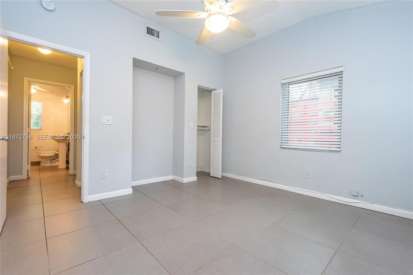 330 Ne 86 Street Property Photo 6