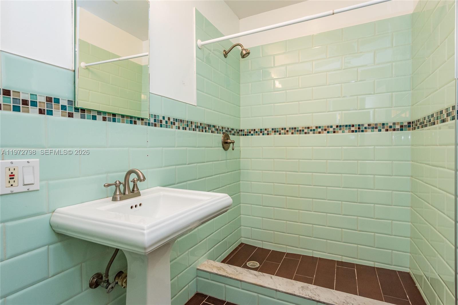330 Ne 86 Street Property Photo 11