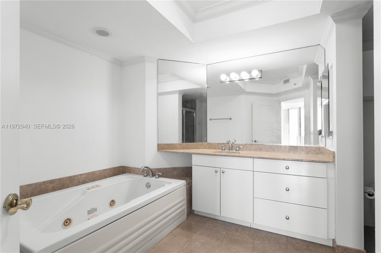 4775 Collins Avenue 1006 Property Photo 14