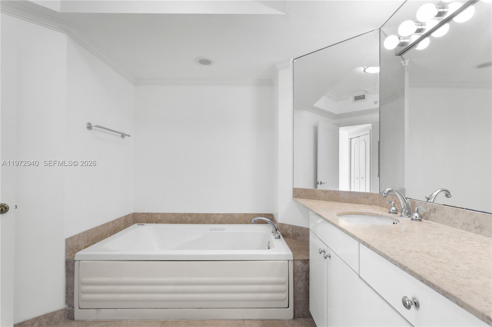 4775 Collins Avenue 1006 Property Photo 15