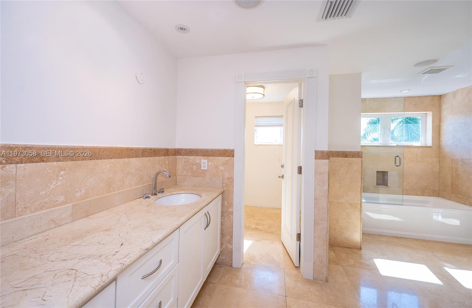 541 S Mashta Drive Property Photo 16