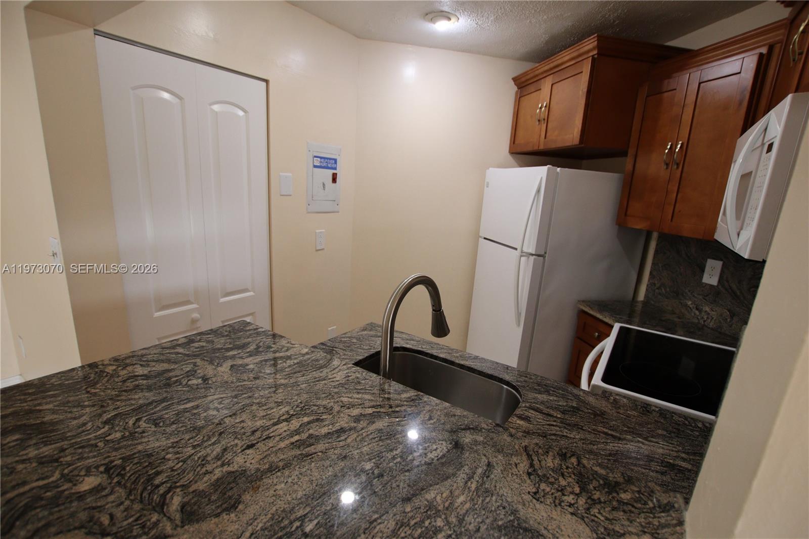 690 W Park Drive 2-204 Property Photo 16