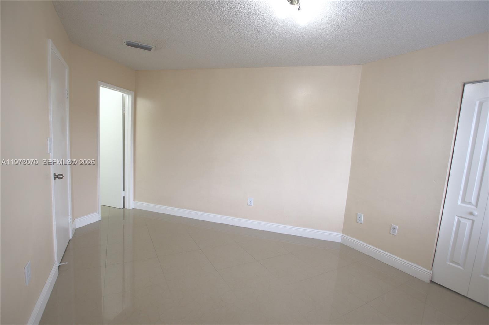 690 W Park Drive 2-204 Property Photo 28