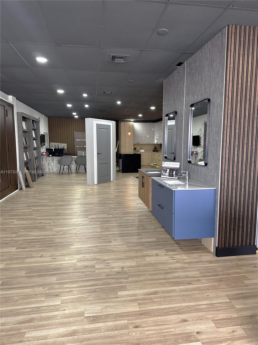5200 N Federal Highway 2 Property Photo 10