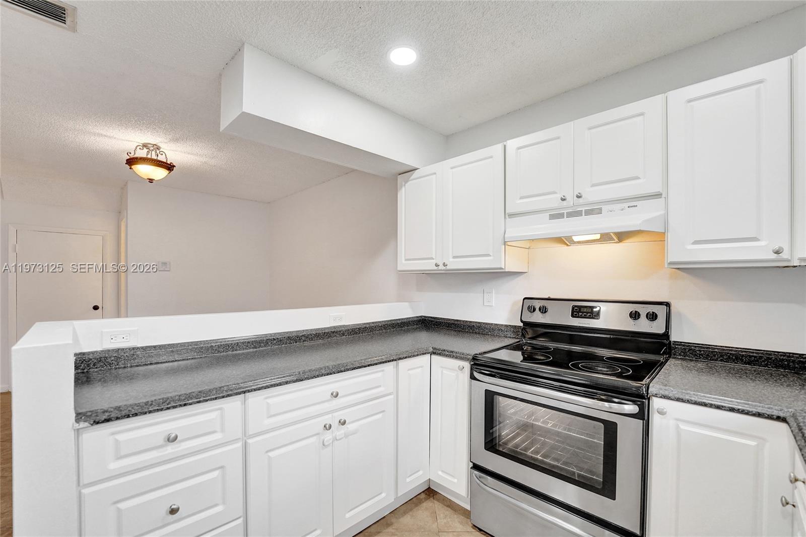 9340 Sw 61st Way B Property Photo 5