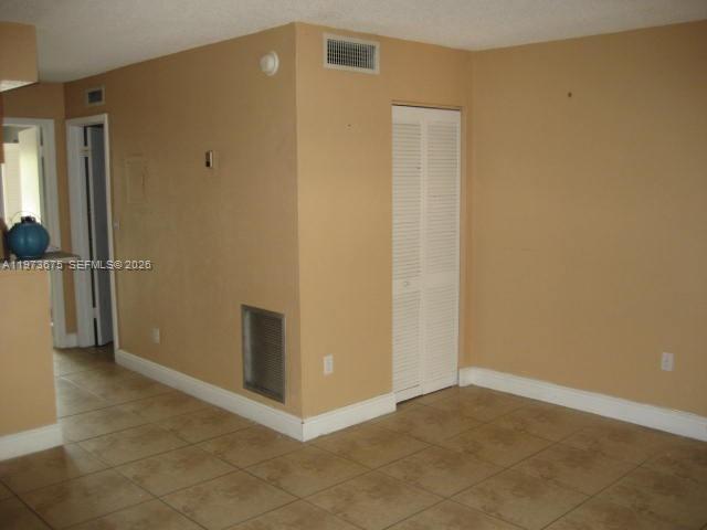 10832 N Kendall Drive U-6 Property Photo 4