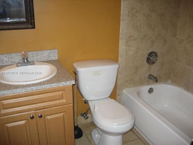10832 N Kendall Drive U-6 Property Photo 6