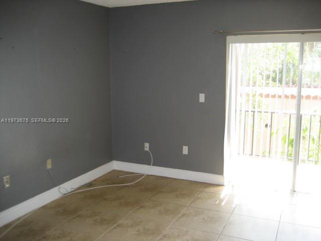 10832 N Kendall Drive U-6 Property Photo 10