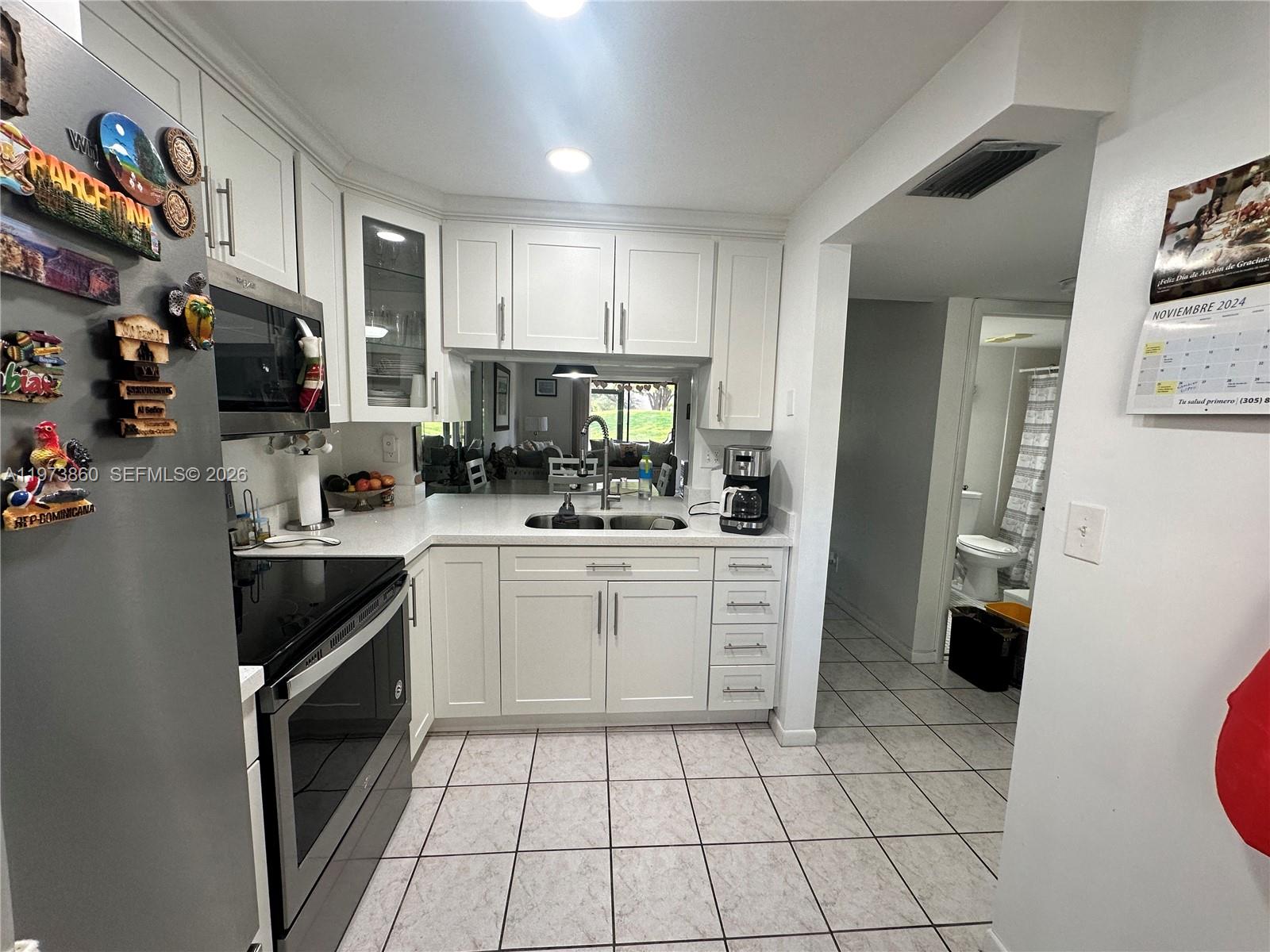10434 Sunrise Lakes Boulevard 102 Property Photo 4