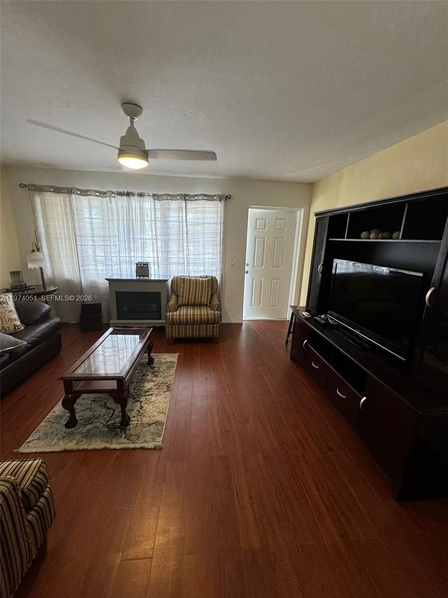 221 Kent M 221 Property Photo 1