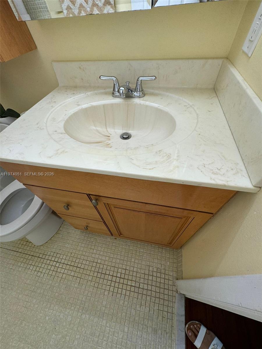 221 Kent M 221 Property Photo 14