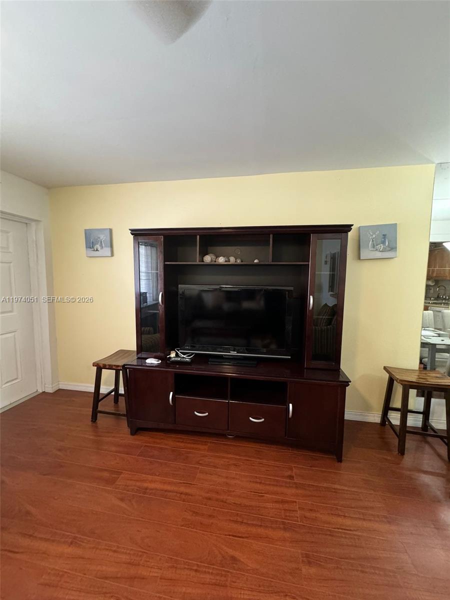 221 Kent M 221 Property Photo 22