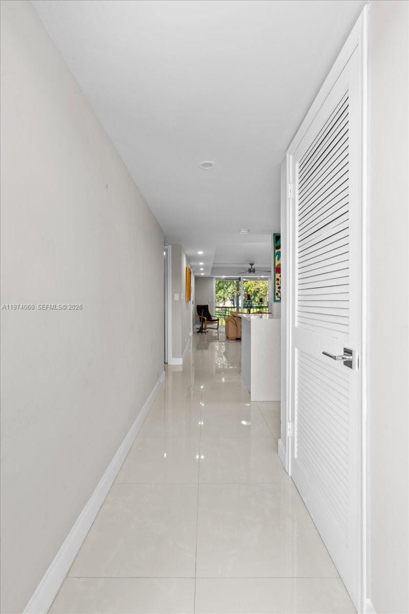 811 S Hollybrook Drive 208 Property Photo 29