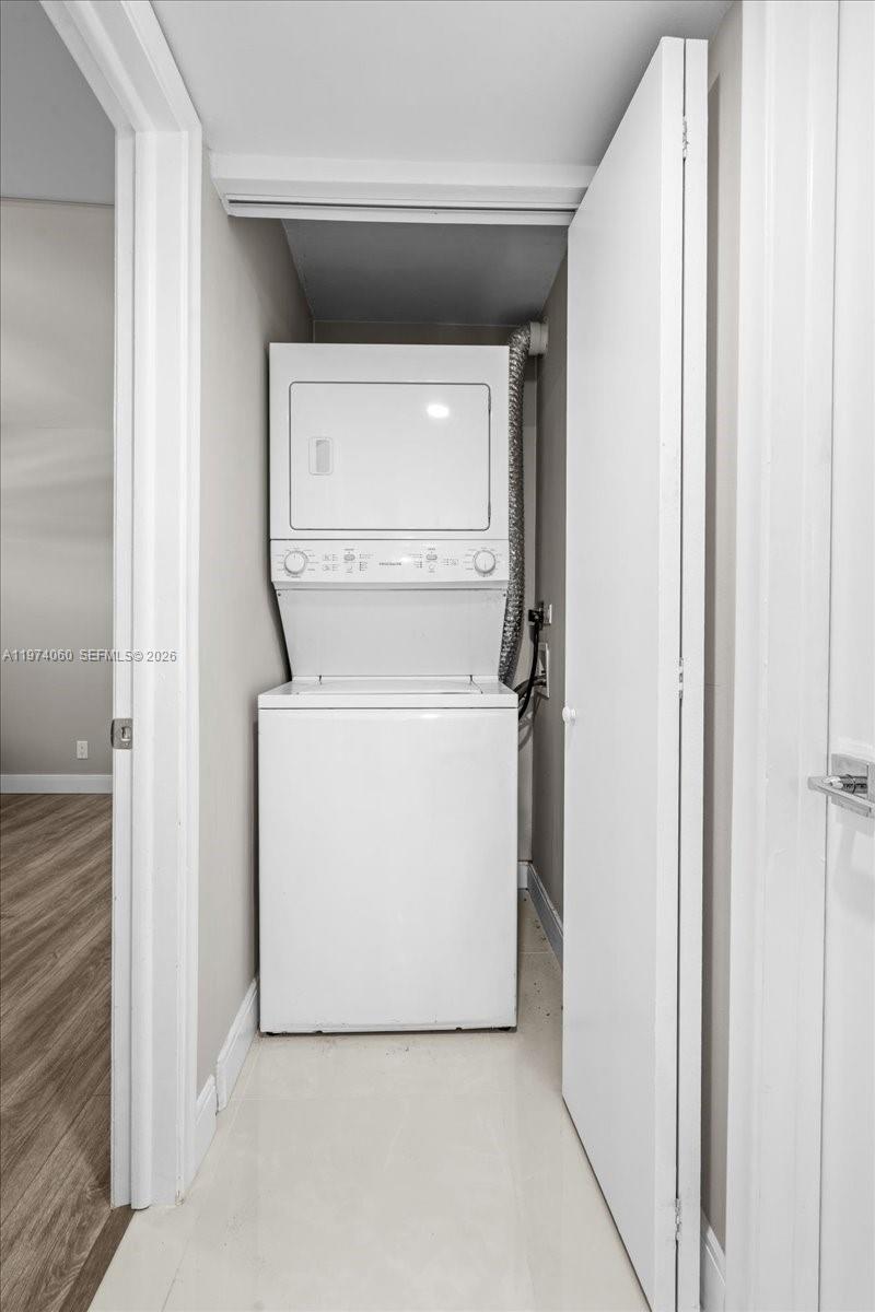 811 S Hollybrook Drive 208 Property Photo 41