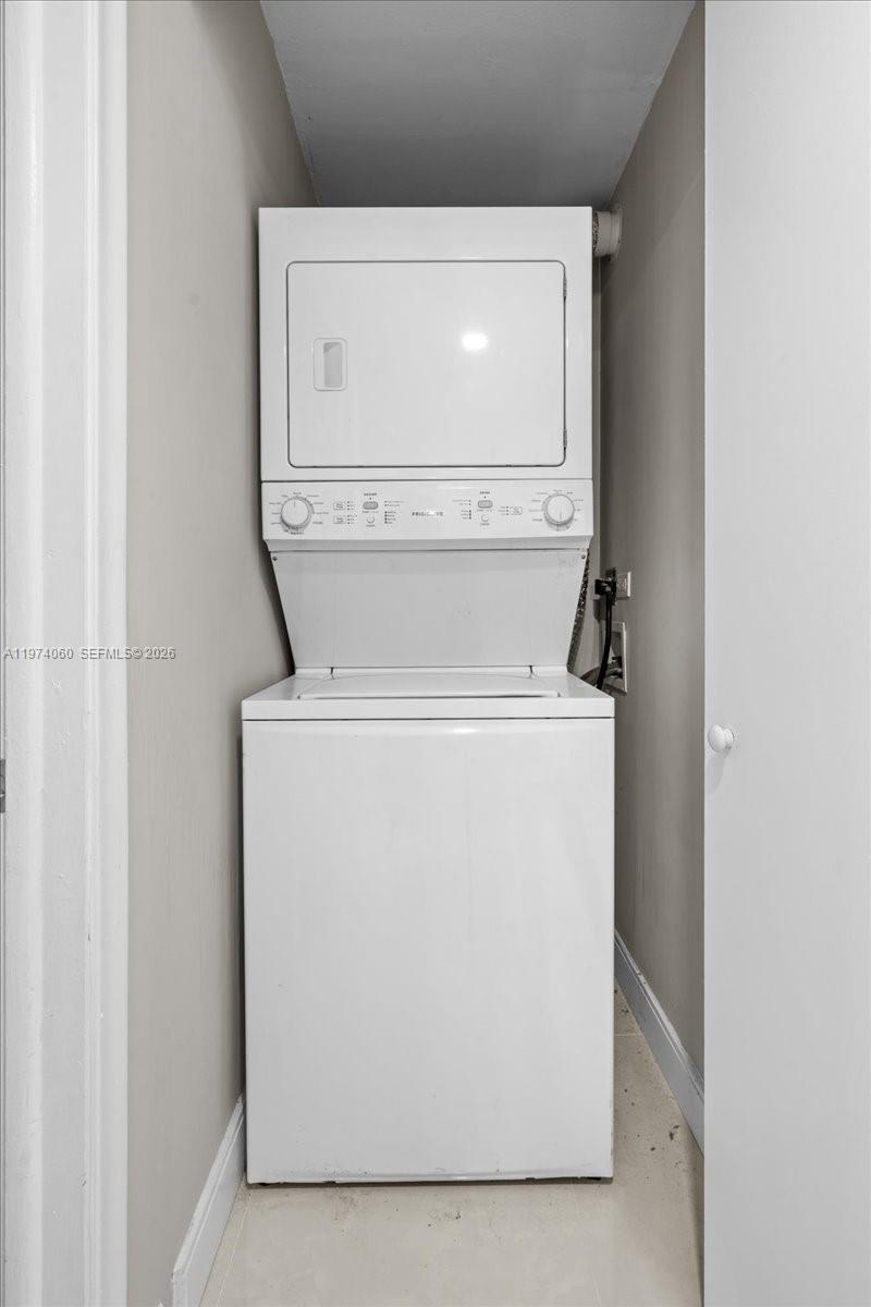 811 S Hollybrook Drive 208 Property Photo 42