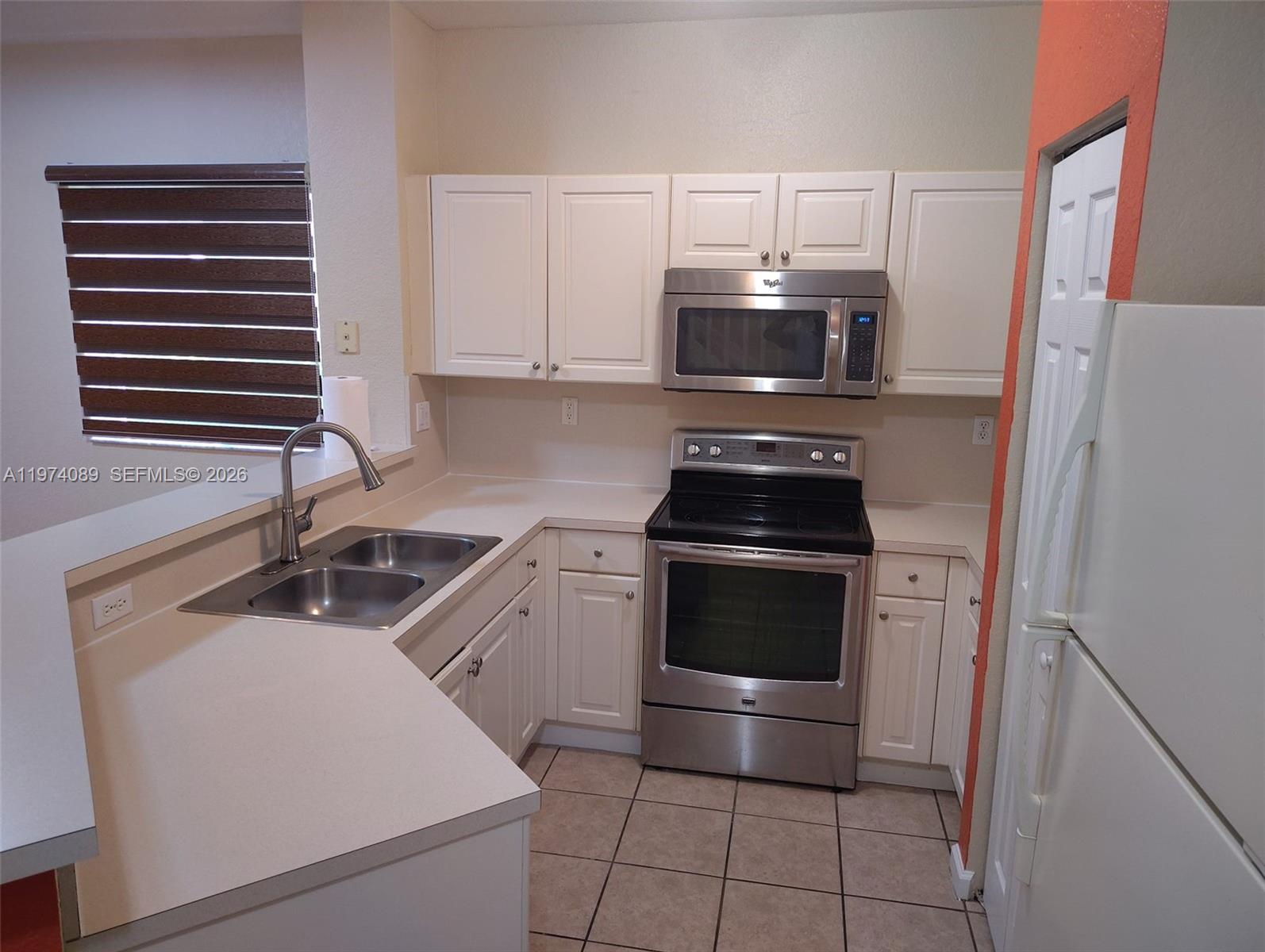 A11974089 Property Photo 5