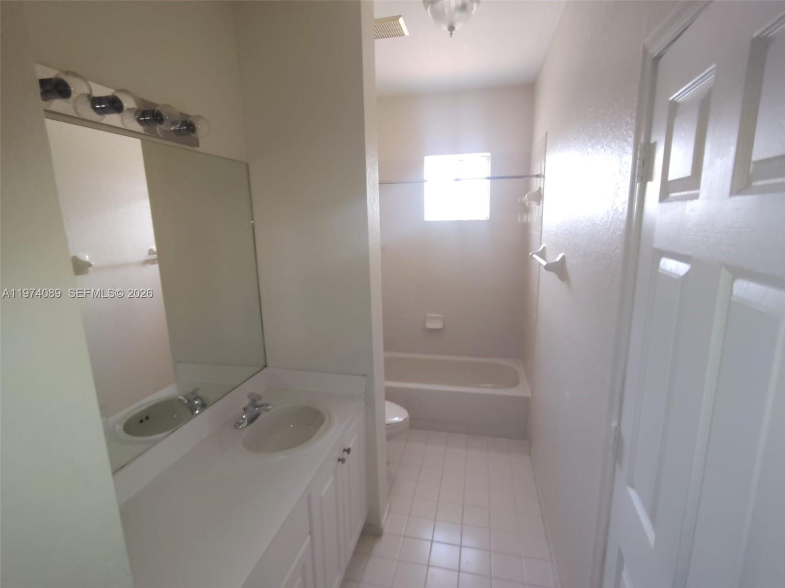 A11974089 Property Photo 9